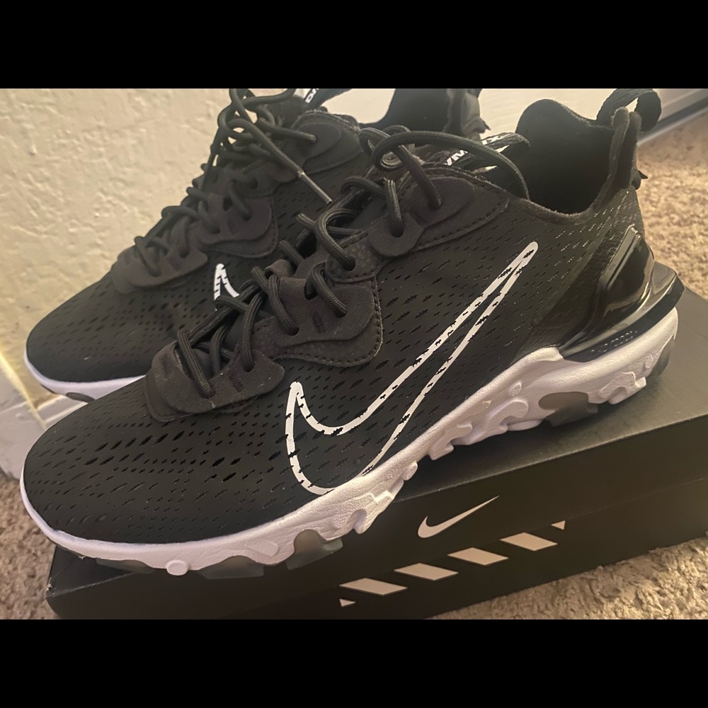 Nike React Vision Size 9.5 Men